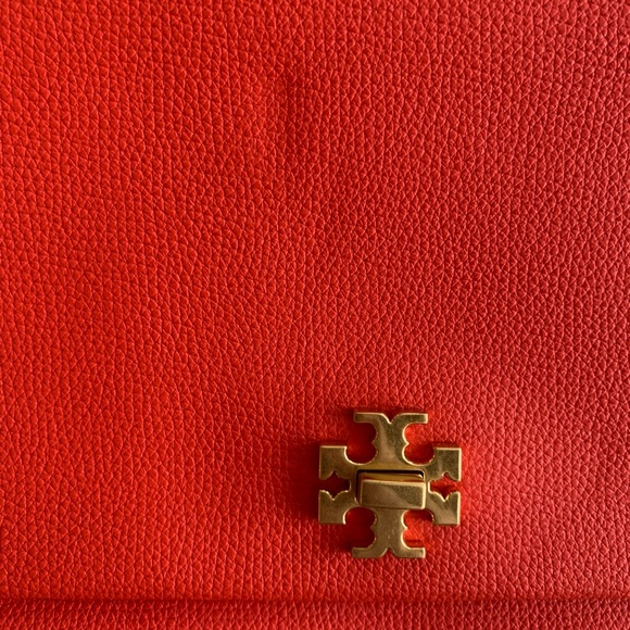 Tory Burch Poppy Red “Vintage Like” Kira Clutch w/ Strap, NWT!!! - Picture 3 of 12